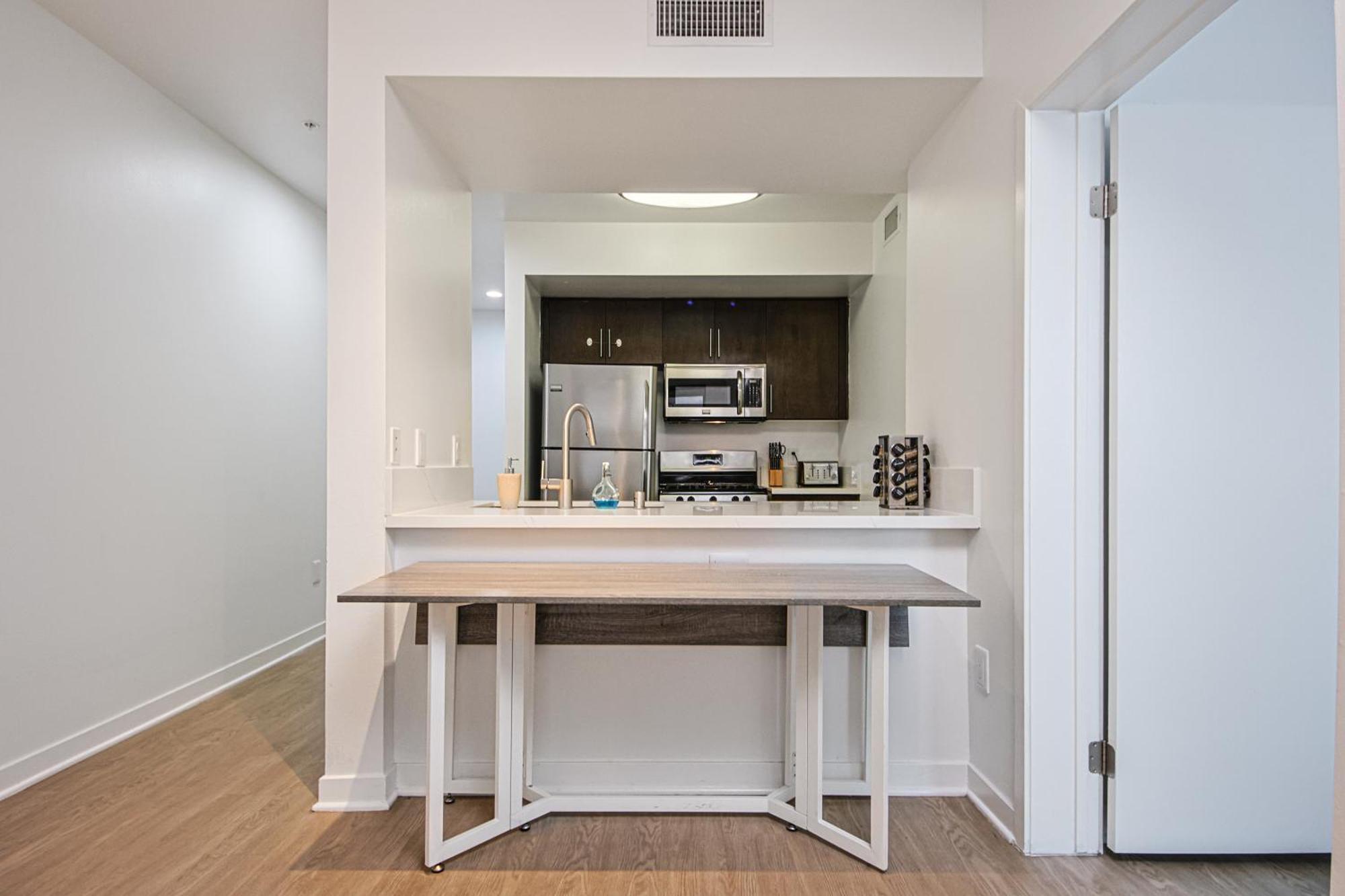 The Carlton- Modern-Luxury 2 Master Suites In Hrt Of Sm Steps To Ocean Ave Los Angeles Exterior foto